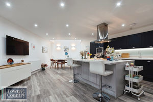 WATERSIDE MARINA- click for photo gallery